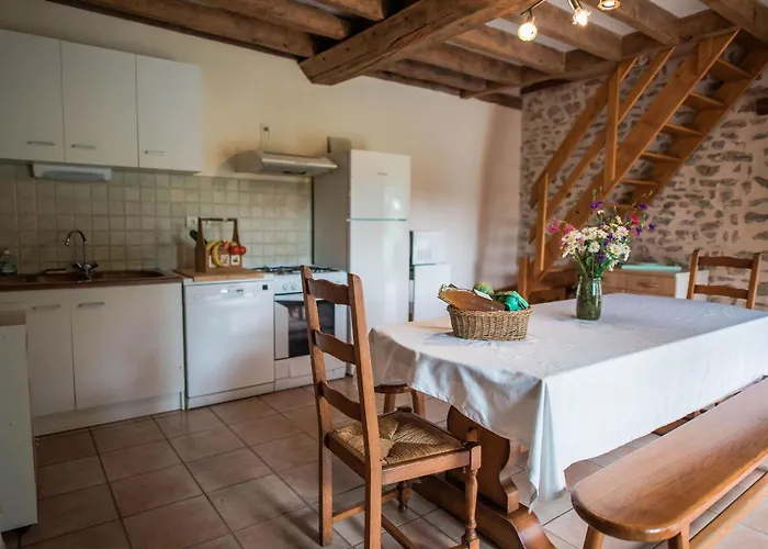 Saint-léonard-des-bois, 5 Pièces, 7 Personnes - Fr-1-410-179